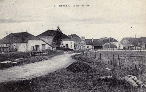 La rue du Mont, carte postale. © Commune de Gevigney-et-Mercey La rue du Mont, carte postale. © Commune de Gevigney-et-Mercey