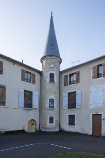 La tour dans la cour de l'ancien orphelinat. © Région Bourgogne-Franche-Comté, Inventaire du patrimoine La tour dans la cour de l'ancien orphelinat. © Région Bourgogne-Franche-Comté, Inventaire du patrimoine