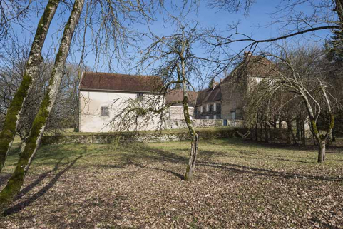 Vue Sud du château. © Région Bourgogne-Franche-Comté, Inventaire du patrimoine Vue Sud du château. © Région Bourgogne-Franche-Comté, Inventaire du patrimoine