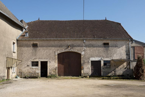 La grange attenante à la ferme. © Région Bourgogne-Franche-Comté, Inventaire du patrimoine La grange attenante à la ferme. © Région Bourgogne-Franche-Comté, Inventaire du patrimoine