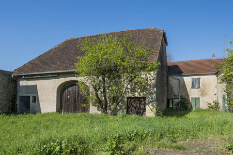 La grange de la cour. © Région Bourgogne-Franche-Comté, Inventaire du patrimoine La grange de la cour. © Région Bourgogne-Franche-Comté, Inventaire du patrimoine