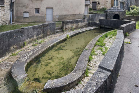 Vue sur le bassin central. © Région Bourgogne-Franche-Comté, Inventaire du patrimoine
