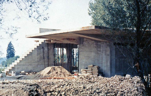 Vue de l'escalier lors du chantier, photographie ancienne, ca.1965, Archives privées. © Région Bourgogne-Franche-Comté, Inventaire du patrimoine