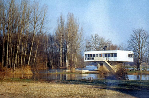 Vue de la maison depuis le sud, photographie ancienne, ca. 1965-1970, Archives privées. © Région Bourgogne-Franche-Comté, Inventaire du patrimoine
