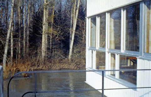 Vue depuis le palier, photographie ancienne, ca. 1965-1970, Archives privées. © Région Bourgogne-Franche-Comté, Inventaire du patrimoine