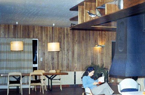 Vue du séjour, photographie ancienne, ca. 1965-1970, Archives privées. © Région Bourgogne-Franche-Comté, Inventaire du patrimoine