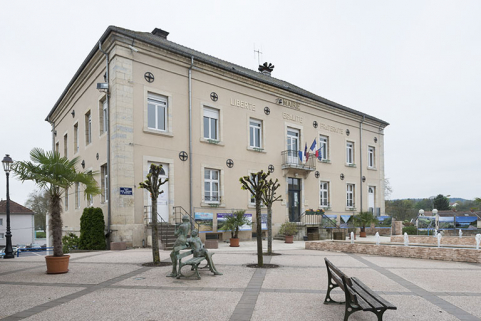 La façade principale de l'hôtel de ville. © Région Bourgogne-Franche-Comté, Inventaire du patrimoine