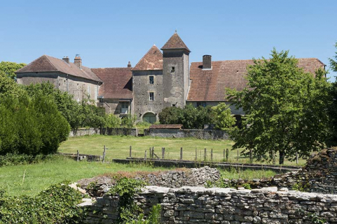 Vue générale de la maison forte.  © Région Bourgogne-Franche-Comté, Inventaire du patrimoine Vue générale de la maison forte.  © Région Bourgogne-Franche-Comté, Inventaire du patrimoine