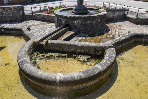 Le rinçoir de la fontaine.  © Région Bourgogne-Franche-Comté, Inventaire du patrimoine Le rinçoir de la fontaine.  © Région Bourgogne-Franche-Comté, Inventaire du patrimoine