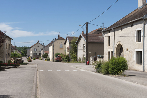 La route de Port-sur-Saône bordée de fermes.  © Région Bourgogne-Franche-Comté, Inventaire du patrimoine La route de Port-sur-Saône bordée de fermes.  © Région Bourgogne-Franche-Comté, Inventaire du patrimoine