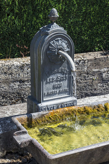 Détail de la borne-fontaine située route de Port-sur-Saône.  © Région Bourgogne-Franche-Comté, Inventaire du patrimoine Détail de la borne-fontaine située route de Port-sur-Saône.  © Région Bourgogne-Franche-Comté, Inventaire du patrimoine