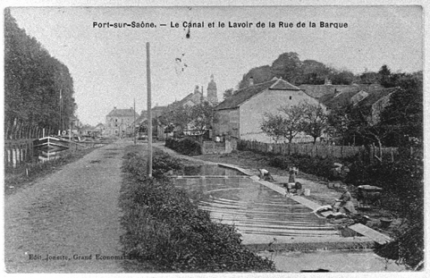 Le lavoir rue de la Barque, carte postale. © Région Bourgogne-Franche-Comté, Inventaire du patrimoine