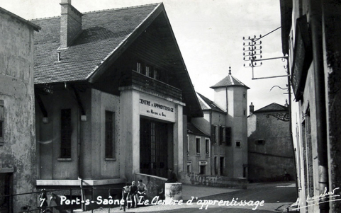 Le centre d'apprentissage, carte postale. © Collection particulière