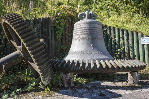 cloche située derrière l'immeuble Madiot. © Région Bourgogne-Franche-Comté, Inventaire du patrimoine cloche située derrière l'immeuble Madiot. © Région Bourgogne-Franche-Comté, Inventaire du patrimoine