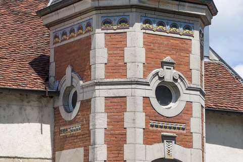 Partie supérieure de la tourelle percée d'oculis © Région Bourgogne-Franche-Comté, Inventaire du patrimoine