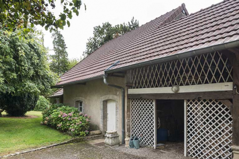 Les communs. © Région Bourgogne-Franche-Comté, Inventaire du patrimoine