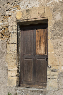 Porte latérale, façade sud. © Région Bourgogne-Franche-Comté, Inventaire du patrimoine