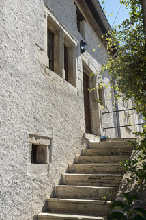 L'escalier extérieur permettant d'accéder à l'étage carré. © Région Bourgogne-Franche-Comté, Inventaire du patrimoine