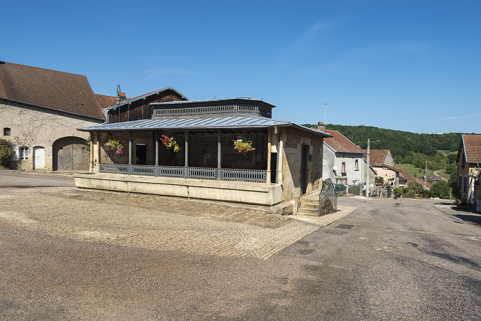 Le lavoir, rue du Vaux. © Région Bourgogne-Franche-Comté, Inventaire du patrimoine