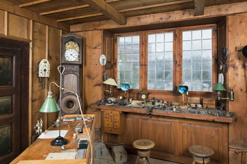 Atelier d'horloger dans une ferme (reconstitution du Musée paysan et artisanal, La Chaux-de-Fonds). © Région Bourgogne-Franche-Comté, Inventaire du patrimoine