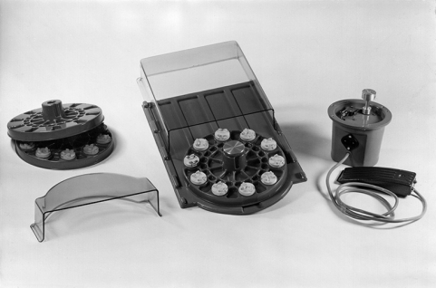 [Exemple de produit développé pour la société : poste de travail Rotanorm, réalisé en 1973 par le cabinet Norm à Besançon, rue Gay-Lussac]. © Région Bourgogne-Franche-Comté, Inventaire du patrimoine