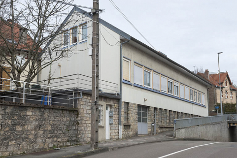 Façade est vue de trois quarts gauche. © Région Bourgogne-Franche-Comté, Inventaire du patrimoine Façade est vue de trois quarts gauche. © Région Bourgogne-Franche-Comté, Inventaire du patrimoine