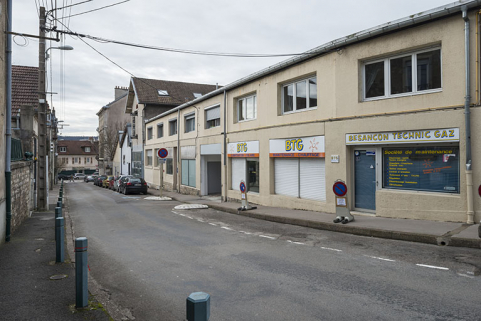 Vue d'ensemble depuis le haut de la rue. © Région Bourgogne-Franche-Comté, Inventaire du patrimoine