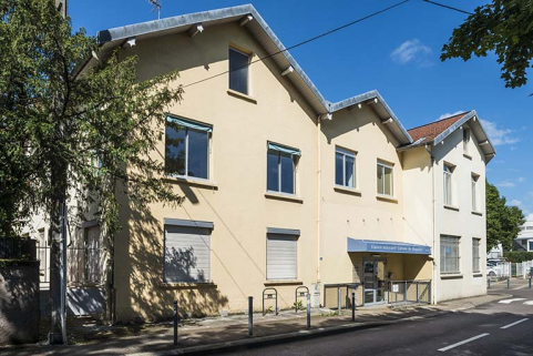 Murs-pignons sur la rue Violet. Vue de trois quarts. © Région Bourgogne-Franche-Comté, Inventaire du patrimoine