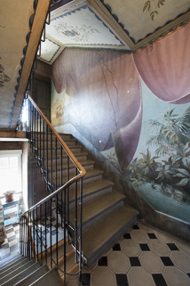 Cage d'escalier depuis le 2e palier (à droite, la 4e volée). © Région Bourgogne-Franche-Comté, Inventaire du patrimoine