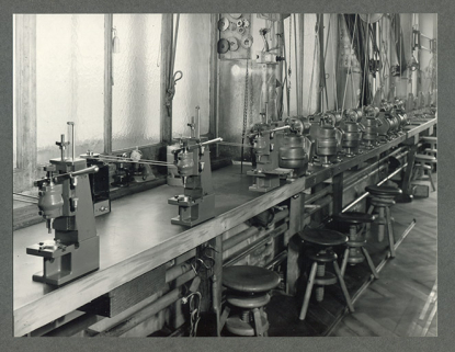 Perceuses d'établi, années 1960. © Région Bourgogne-Franche-Comté, Inventaire du patrimoine Perceuses d'établi, années 1960. © Région Bourgogne-Franche-Comté, Inventaire du patrimoine