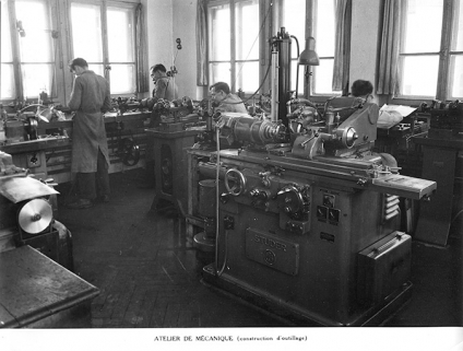 Atelier de mécanique (construction d'outillage), vers 1950. © Région Bourgogne-Franche-Comté, Inventaire du patrimoine Atelier de mécanique (construction d'outillage), vers 1950. © Région Bourgogne-Franche-Comté, Inventaire du patrimoine