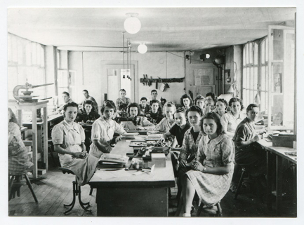 [Intérieur de l'atelier Schoepf], vers 1940. © Région Bourgogne-Franche-Comté, Inventaire du patrimoine
