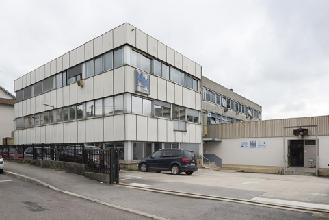 Usine C (14 rue du Tunnel). Vue de trois quarts. © Région Bourgogne-Franche-Comté, Inventaire du patrimoine