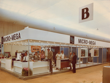 Stand Micro-Mega sur un salon professionnel, s.d. [vers 1980]. © Région Bourgogne-Franche-Comté, Inventaire du patrimoine