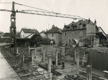 Chantier de construction de l'usine B, photogr., 1961. © Région Bourgogne-Franche-Comté, Inventaire du patrimoine