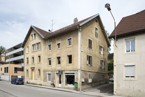 Bâtiment sur rue : façades antérieure et latérale droite. © Région Bourgogne-Franche-Comté, Inventaire du patrimoine