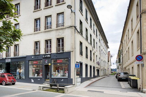 Façade latérale droite, vue en enfilade depuis la Grande Rue. © Région Bourgogne-Franche-Comté, Inventaire du patrimoine
