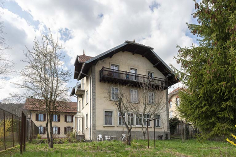 Façade postérieure, de trois quarts gauche. © Région Bourgogne-Franche-Comté, Inventaire du patrimoine