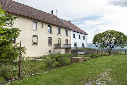 Ancien site : façade postérieure, de trois quarts gauche. © Région Bourgogne-Franche-Comté, Inventaire du patrimoine