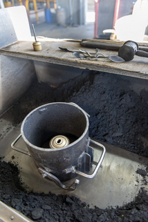 Fabrication du moule : le modèle dans son châssis. © Région Bourgogne-Franche-Comté, Inventaire du patrimoine