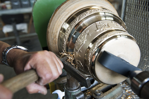 Tournage d'une cloche : position du ciseau. © Région Bourgogne-Franche-Comté, Inventaire du patrimoine