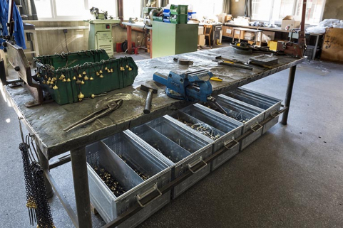 Etabli pour le montage des battants. © Région Bourgogne-Franche-Comté, Inventaire du patrimoine