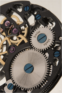 Mouvement noir, détail : rochet et roue de couronne. © Région Bourgogne-Franche-Comté, Inventaire du patrimoine