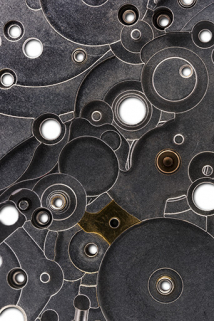 Platine, face côté cadran : détail. © Région Bourgogne-Franche-Comté, Inventaire du patrimoine