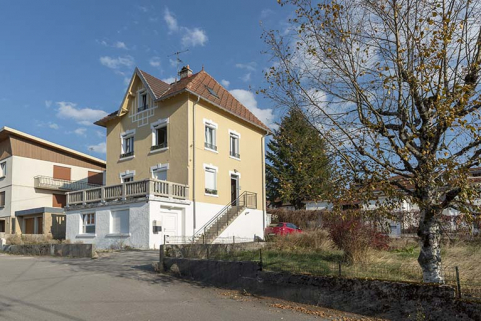 Façades antérieure et latérale droite. © Région Bourgogne-Franche-Comté, Inventaire du patrimoine