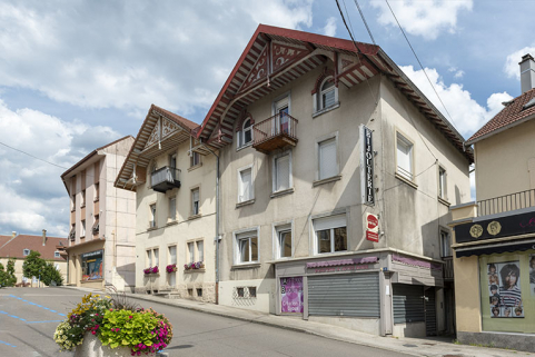 Façades antérieures, de trois quarts droite. © Région Bourgogne-Franche-Comté, Inventaire du patrimoine
