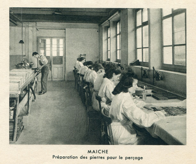 Maîche. Préparation des pierres pour le perçage, 1950. © Région Bourgogne-Franche-Comté, Inventaire du patrimoine