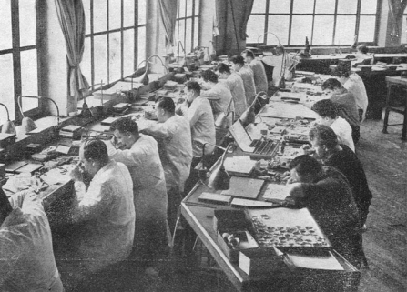 Atelier de montage, s.n., s.d. [vers 1950]. © Région Bourgogne-Franche-Comté, Inventaire du patrimoine