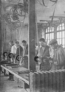 [Atelier de polissage], [1902]. © Région Bourgogne-Franche-Comté, Inventaire du patrimoine