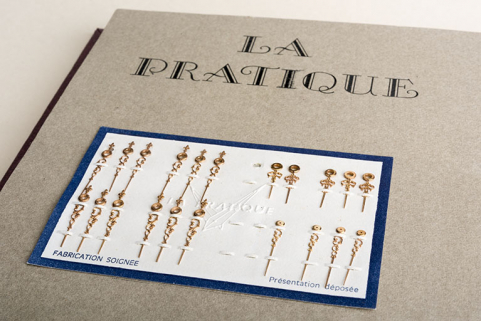 Planche d'aiguilles (collection musée de l'Horlogerie, Morteau). © Région Bourgogne-Franche-Comté, Inventaire du patrimoine Planche d'aiguilles (collection musée de l'Horlogerie, Morteau). © Région Bourgogne-Franche-Comté, Inventaire du patrimoine